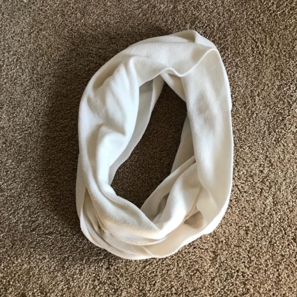 OLD NAVY: infinity scarf 🧣